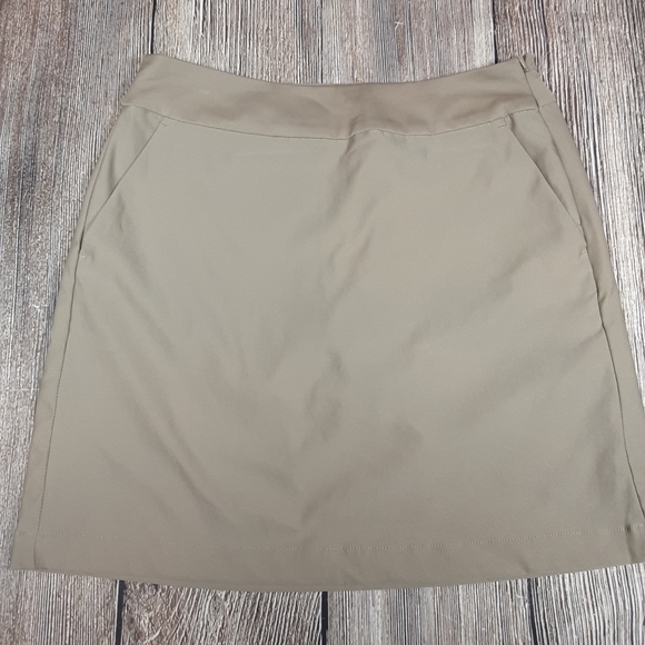 Nike Pants - Nike Golf tan skort size 0